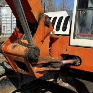 foto 12.5t bagr ofset guma Terex HR42 Schaeff mimoosé rýpání