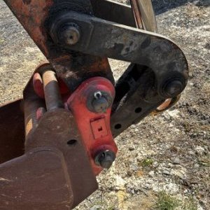 foto 12.5t bagr ofset guma Terex HR42 Schaeff mimoosé rýpání