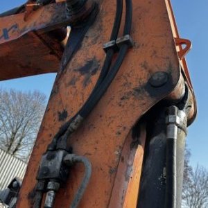 foto 12.5t bagr ofset guma Terex HR42 Schaeff mimoosé rýpání