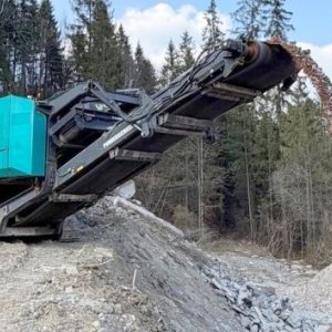 foto 49t mobil drtič 400t/h čelist Terex Powerscreen Premiertrak