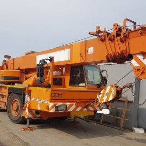 foto 30t/32m autojeřáb 4x4x4 Terex PPM ATT350